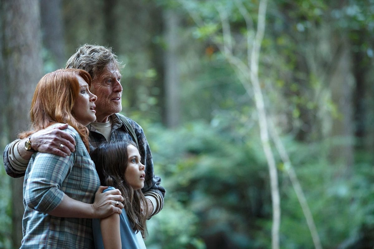 Robert Redford et Bryce Dallas Howard dans Peter et Elliott le Dragon