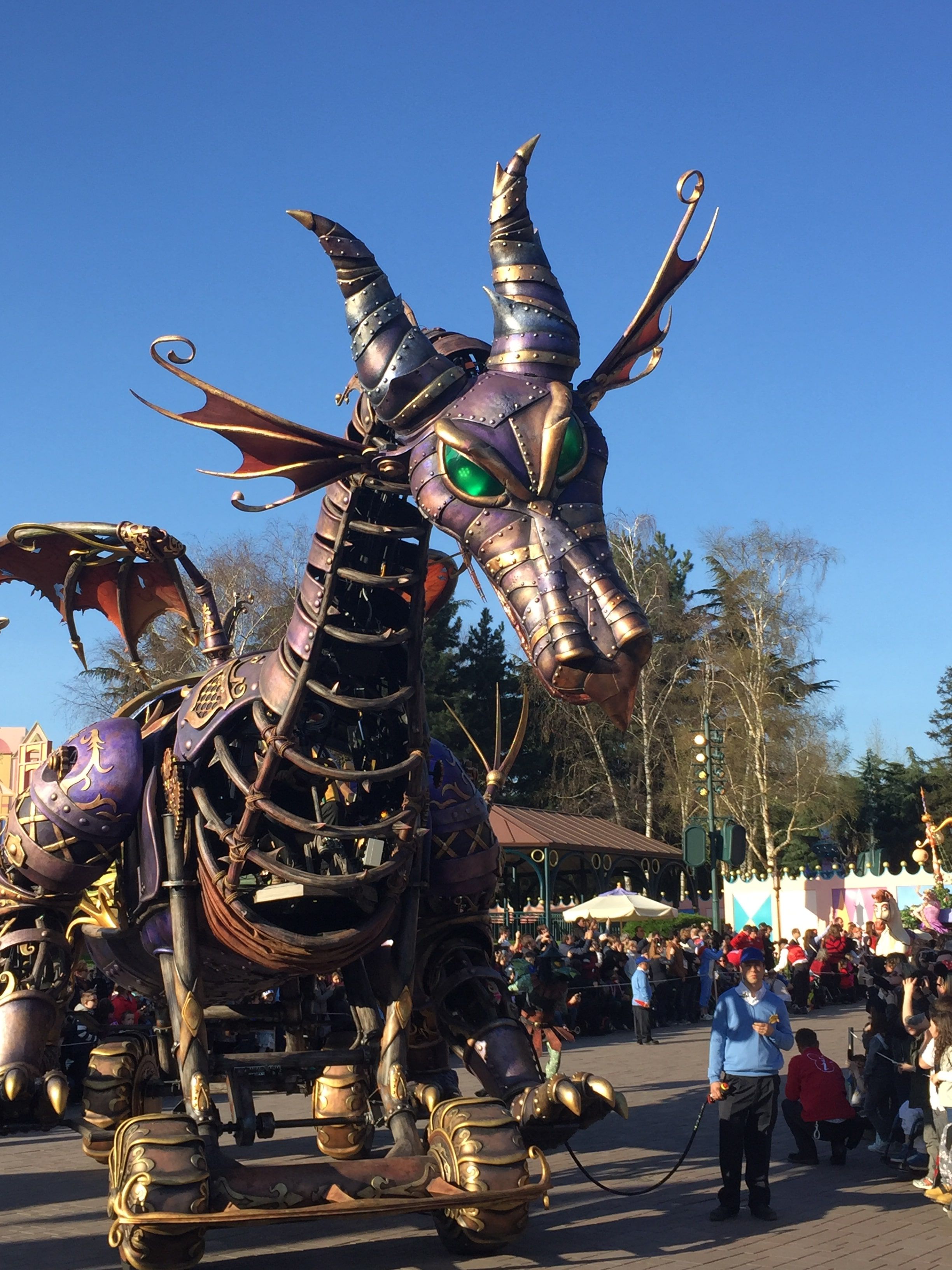 Stars-On-Parade-Dragon
